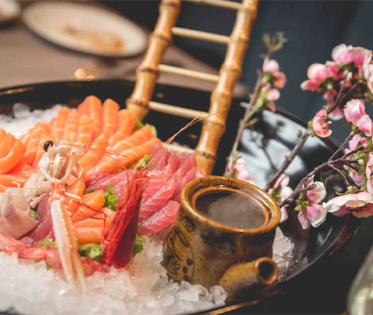 sushi nigiri de salmón